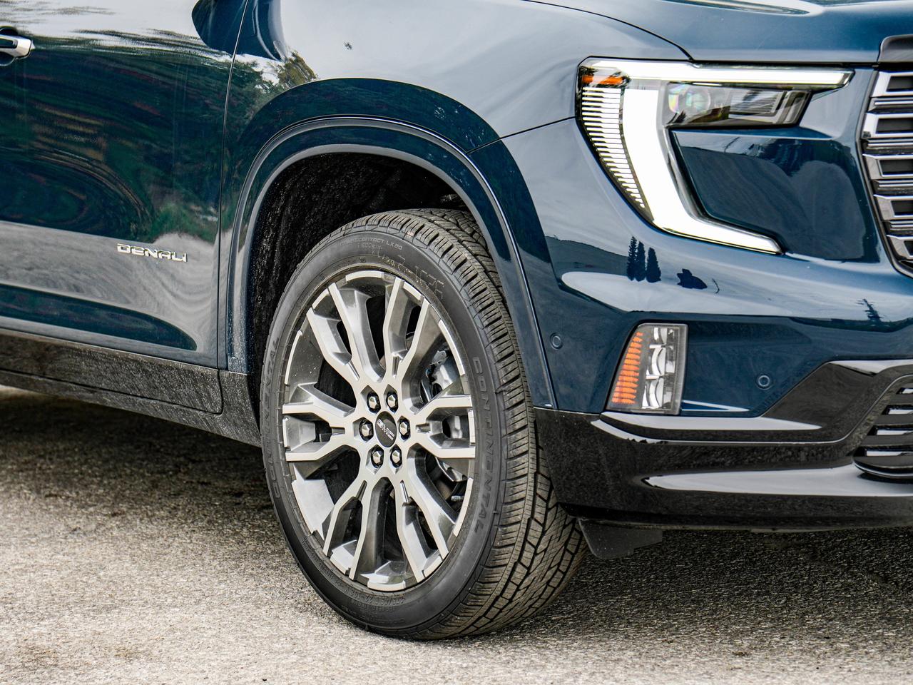 2027 GMC Acadia Denali Ultimate Photo3