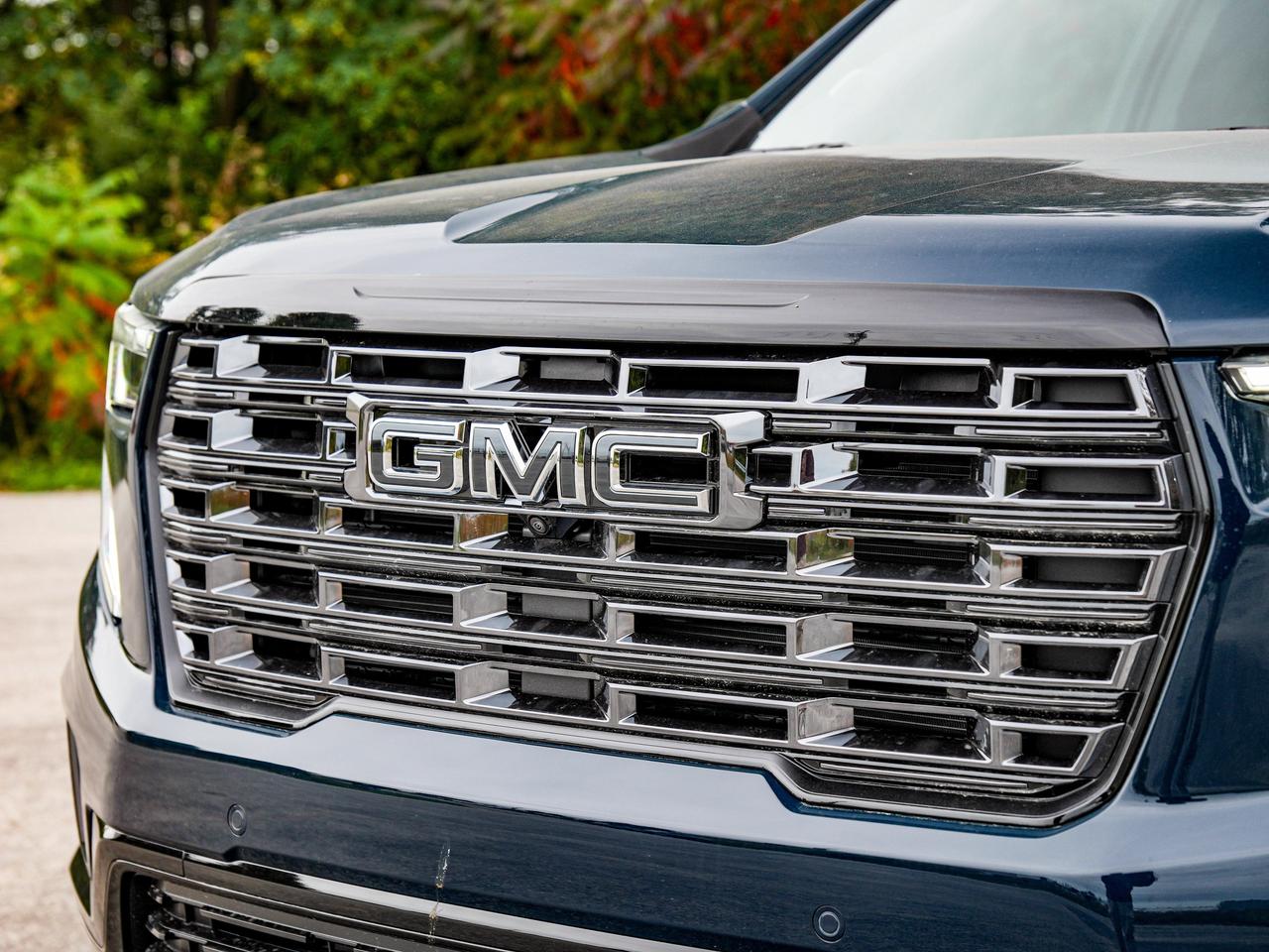 2027 GMC Acadia Denali Ultimate Photo