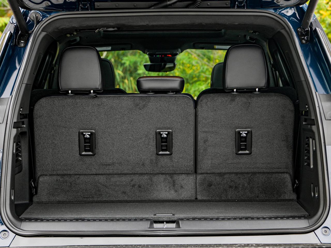 2027 GMC Acadia Denali Ultimate Photo