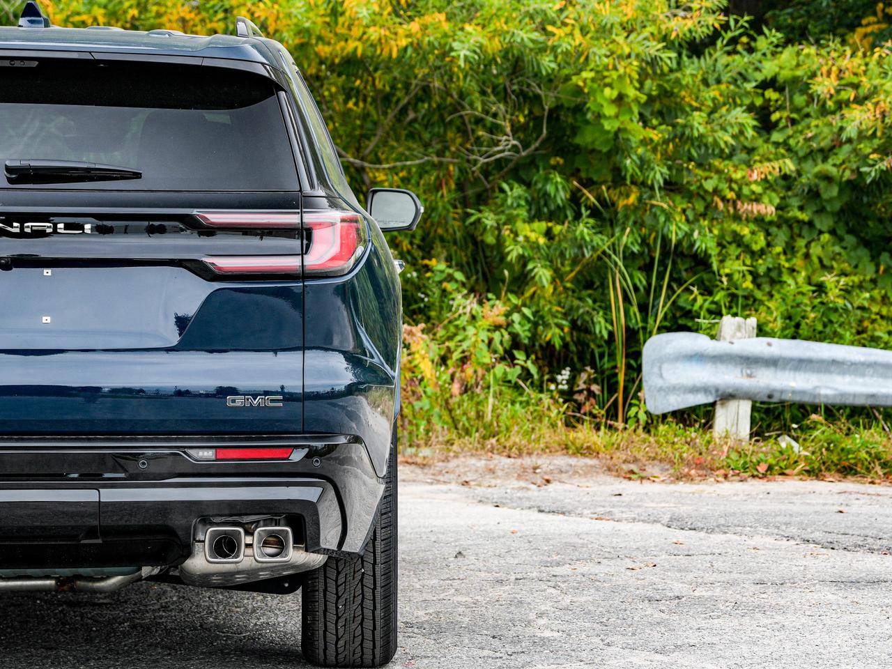 2027 GMC Acadia Denali Ultimate Photo