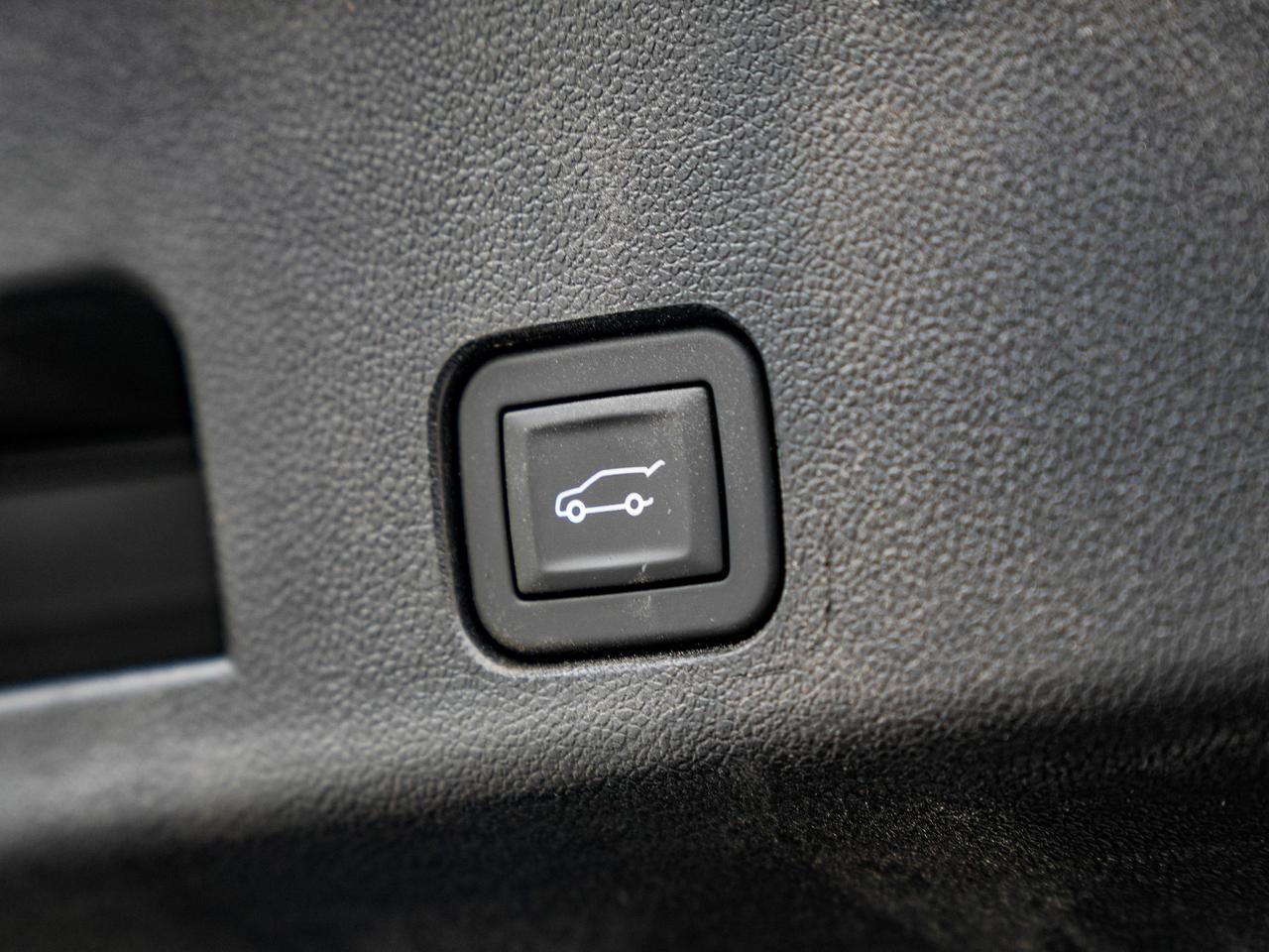 2027 GMC Acadia Denali Ultimate Photo