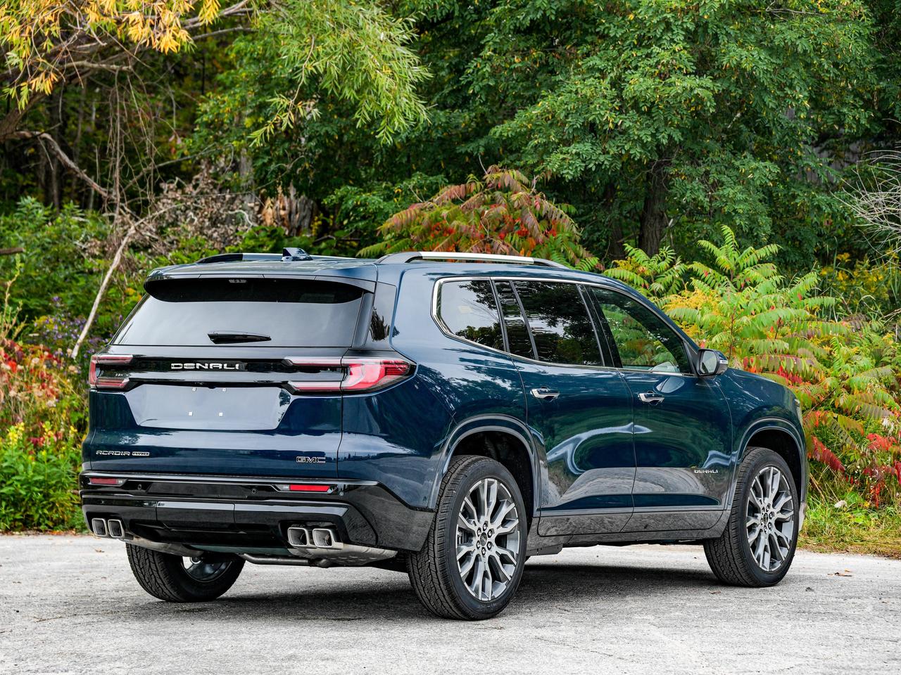 2027 GMC Acadia Denali Ultimate Photo