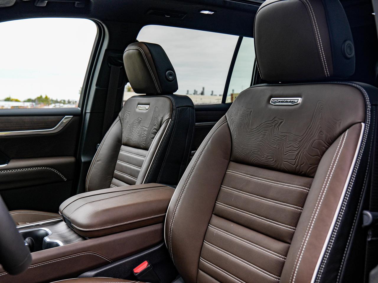 2027 GMC Acadia Denali Ultimate Photo