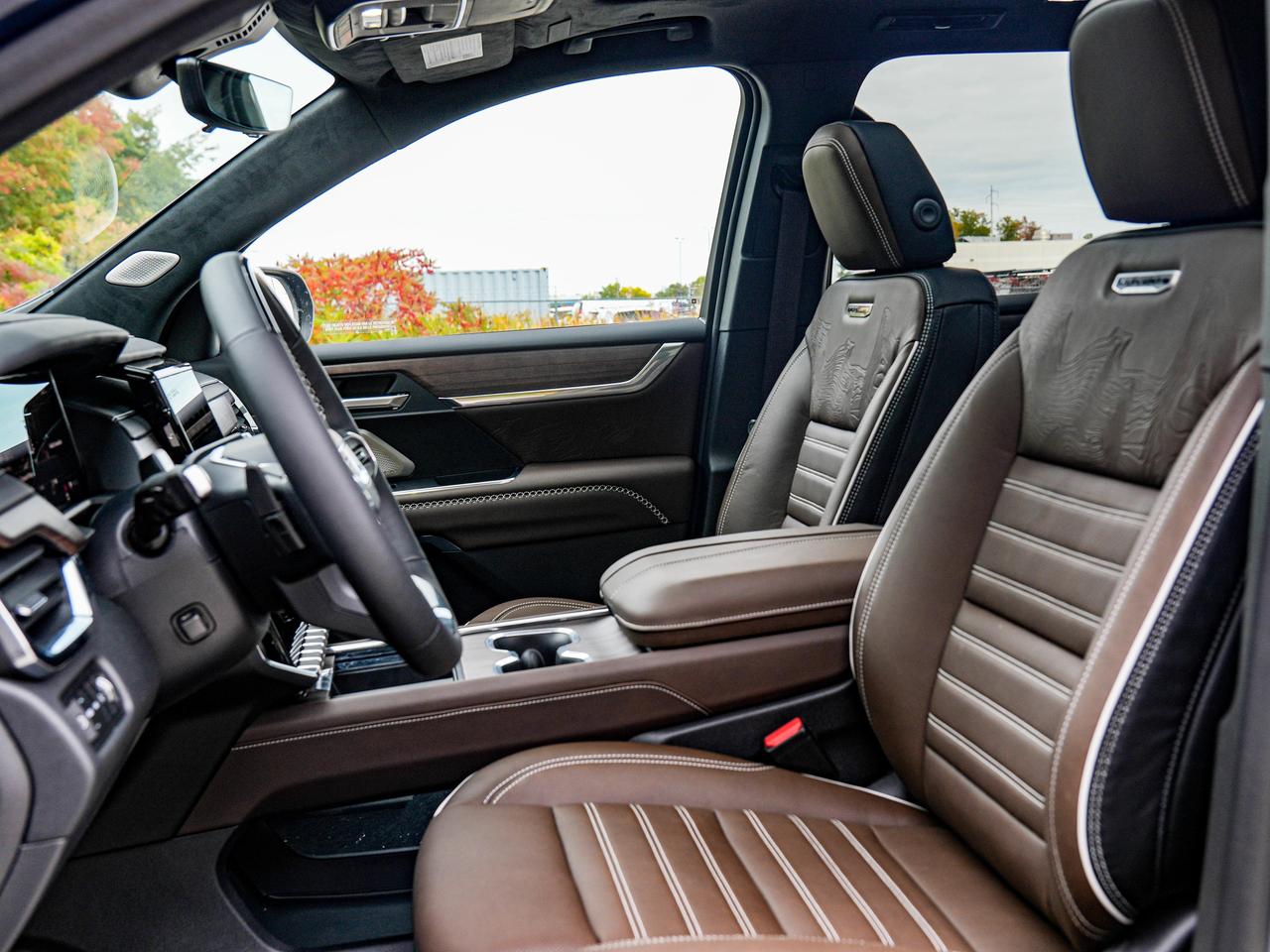2027 GMC Acadia Denali Ultimate Photo