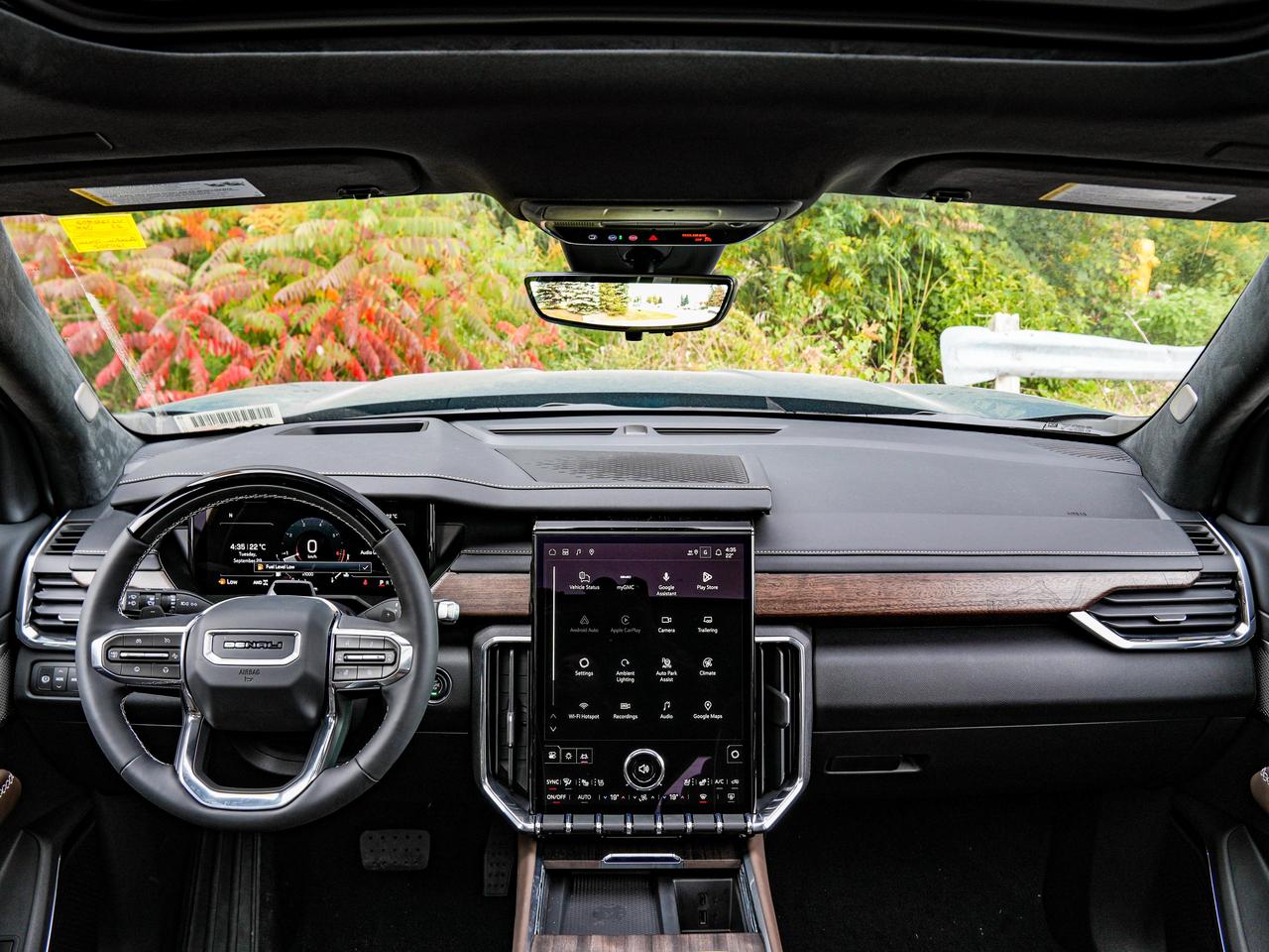 2027 GMC Acadia Denali Ultimate Photo