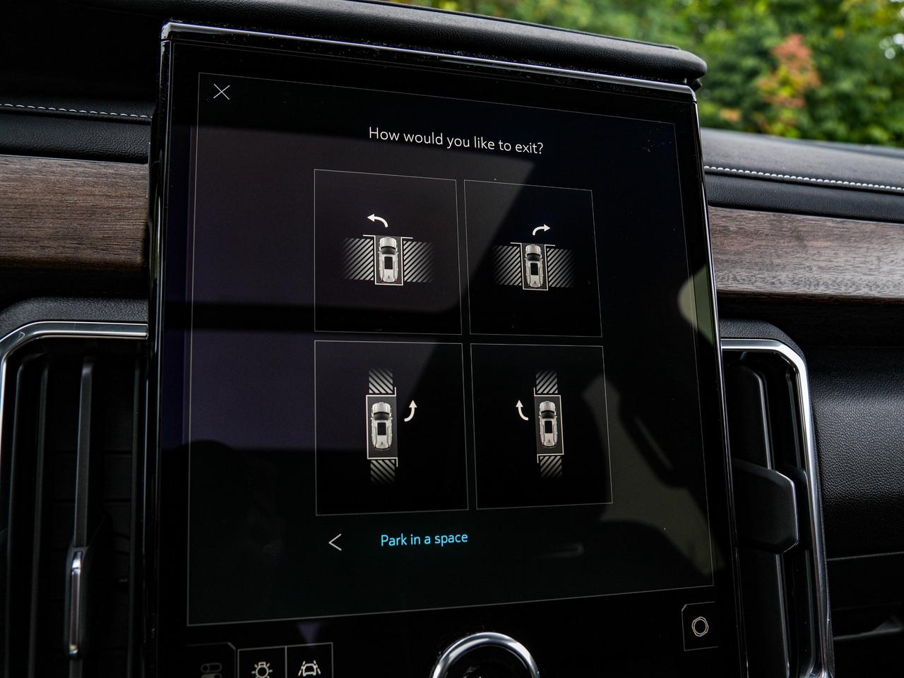 2027 GMC Acadia Denali Ultimate Photo