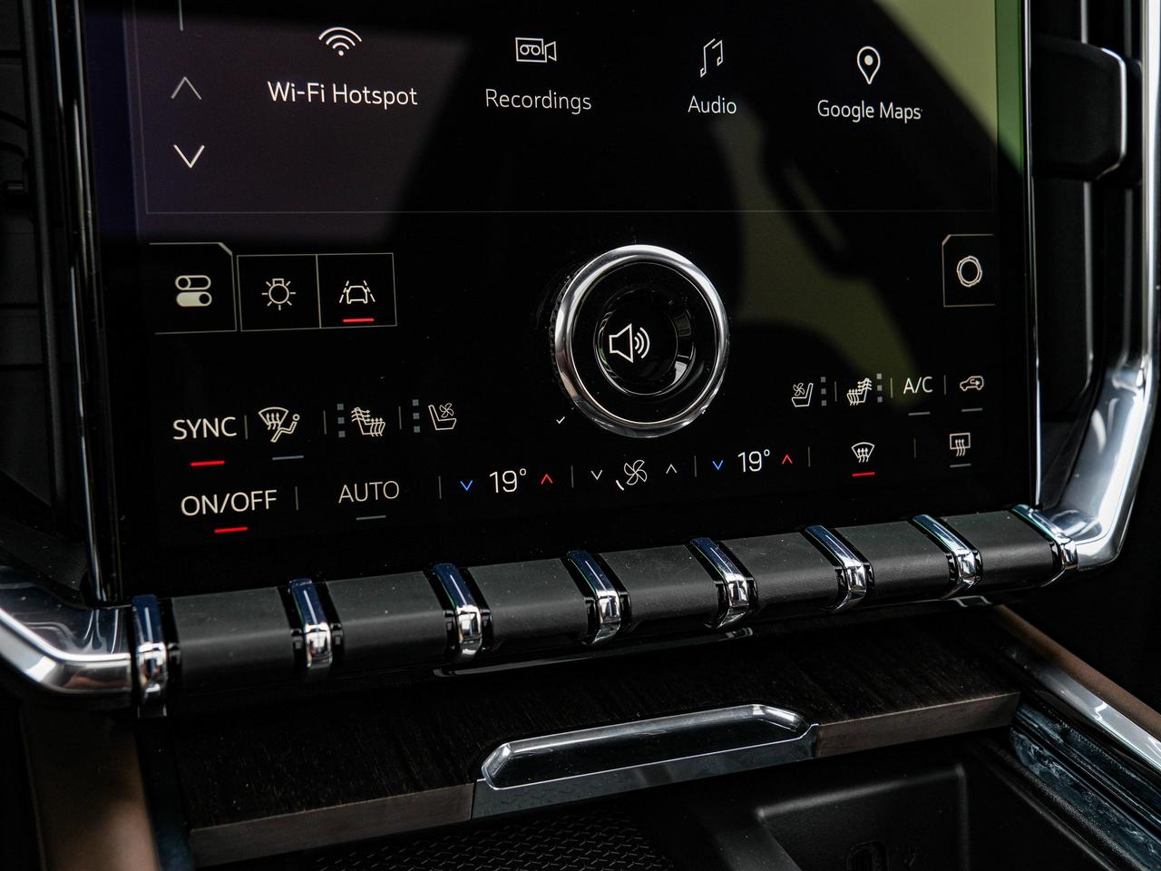 2027 GMC Acadia Denali Ultimate Photo