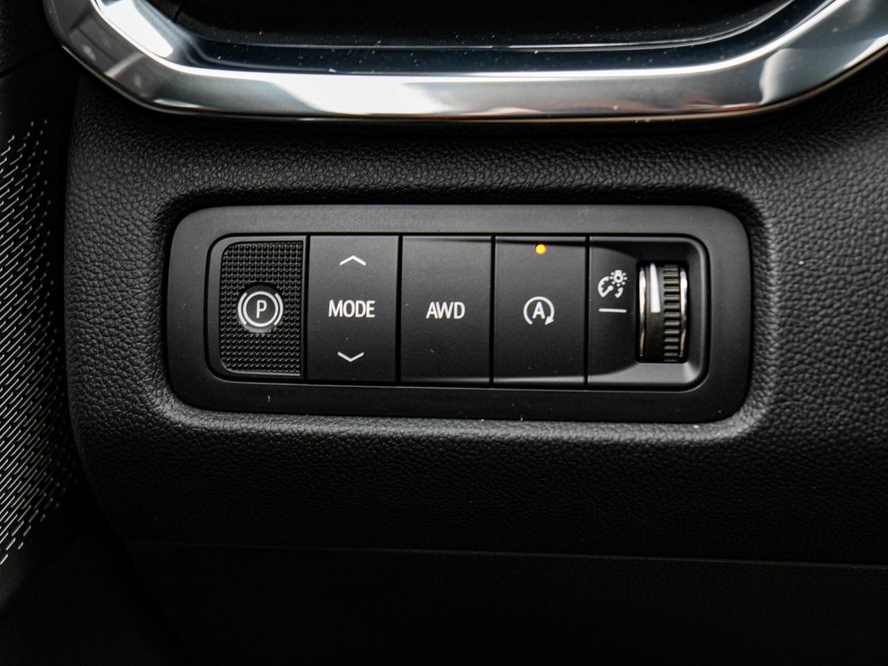 2027 GMC Acadia Denali Ultimate Photo