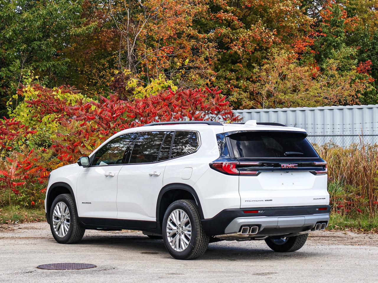 2027 GMC Acadia ELEVATION Photo