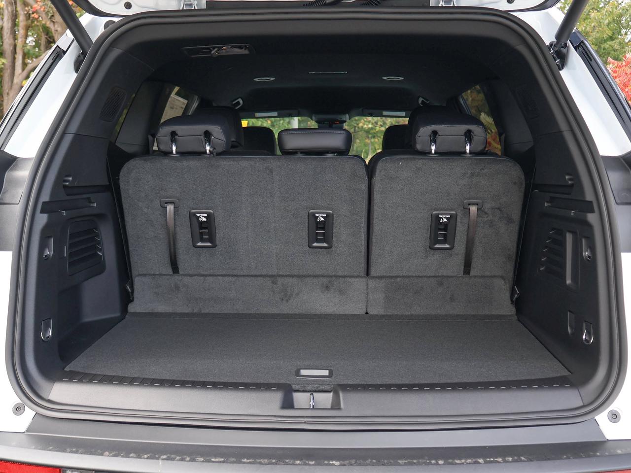 2027 GMC Acadia ELEVATION Photo