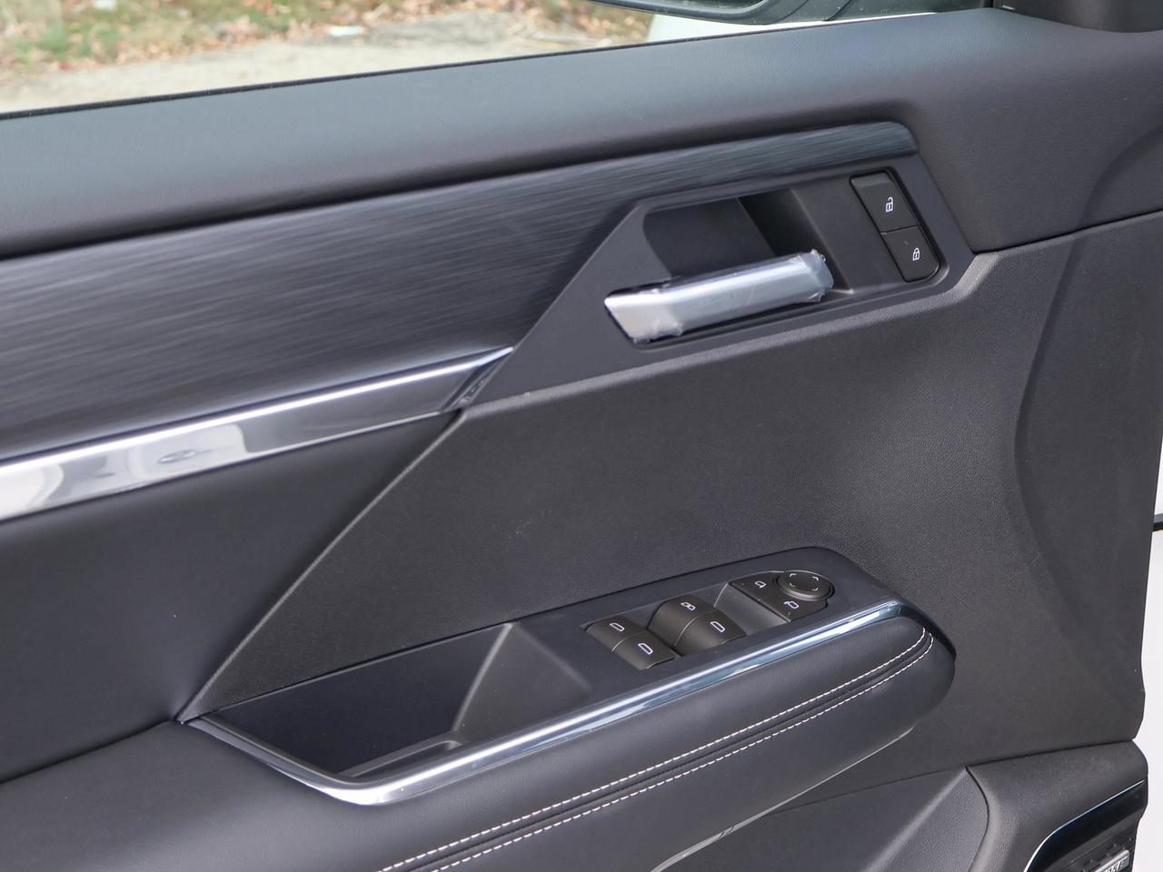 2027 GMC Acadia ELEVATION Photo