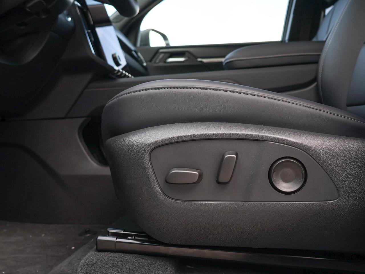 2027 GMC Acadia ELEVATION Photo