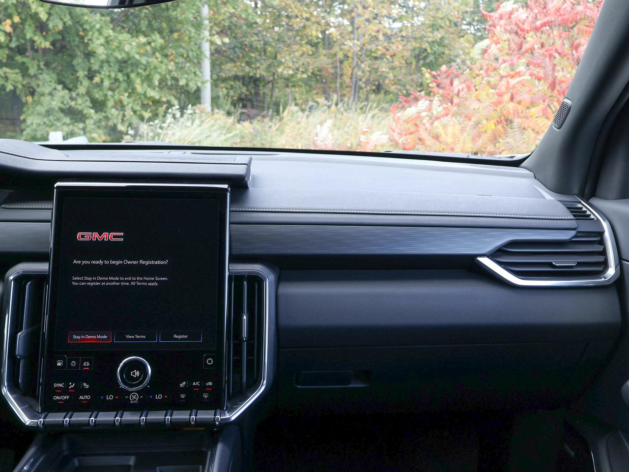 2027 GMC Acadia ELEVATION Photo
