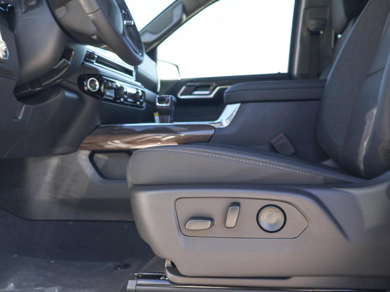 2026 Chevrolet Silverado 1500 RST Photo