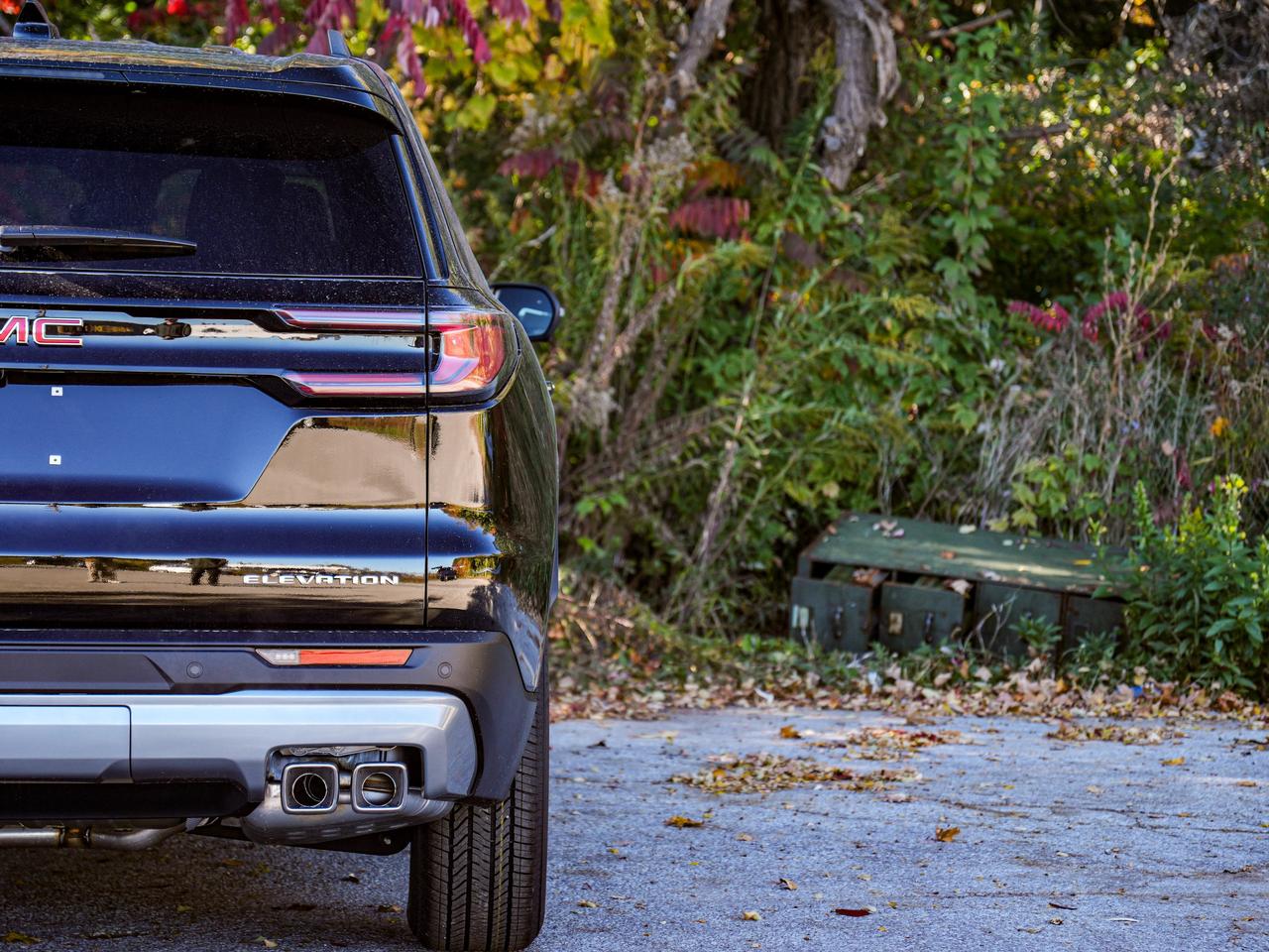 2027 GMC Acadia ELEVATION Photo