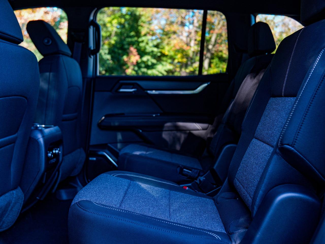 2027 GMC Acadia ELEVATION Photo
