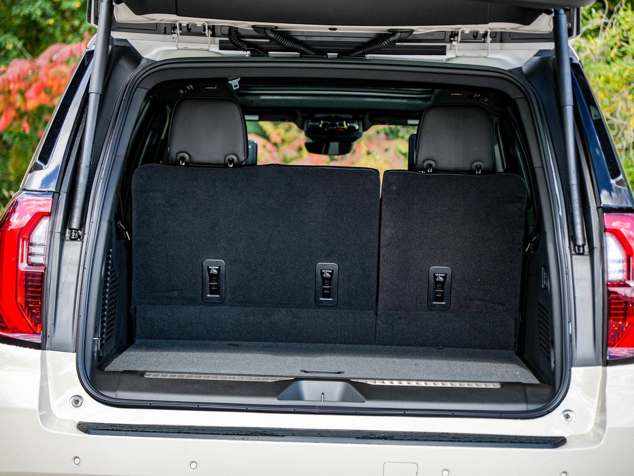 2027 GMC Yukon XL AT4 Ultimate Photo