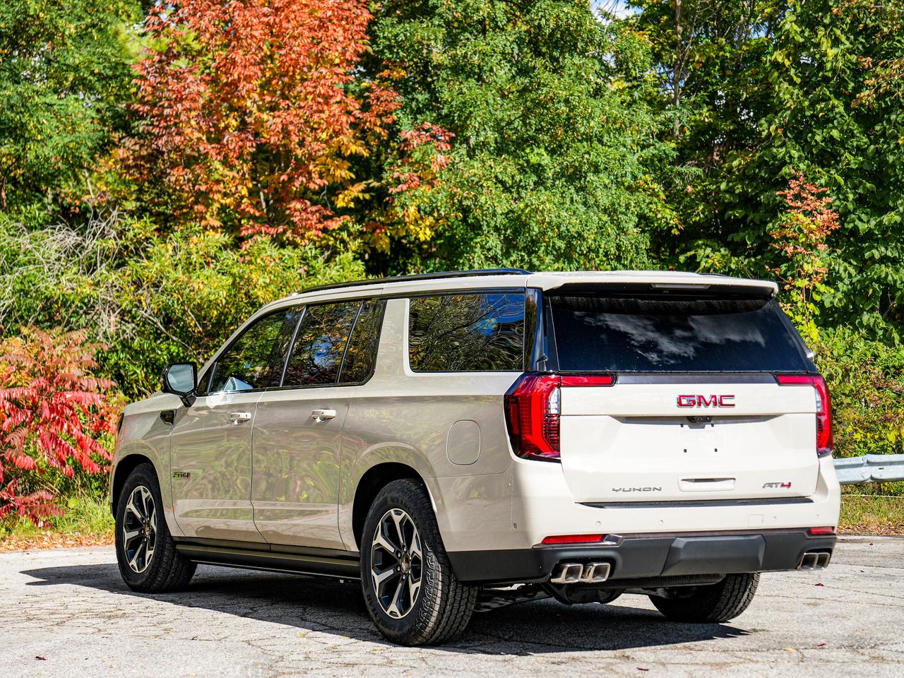 2027 GMC Yukon XL AT4 Ultimate Photo