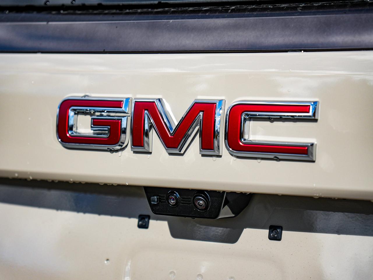2027 GMC Yukon XL AT4 Ultimate Photo