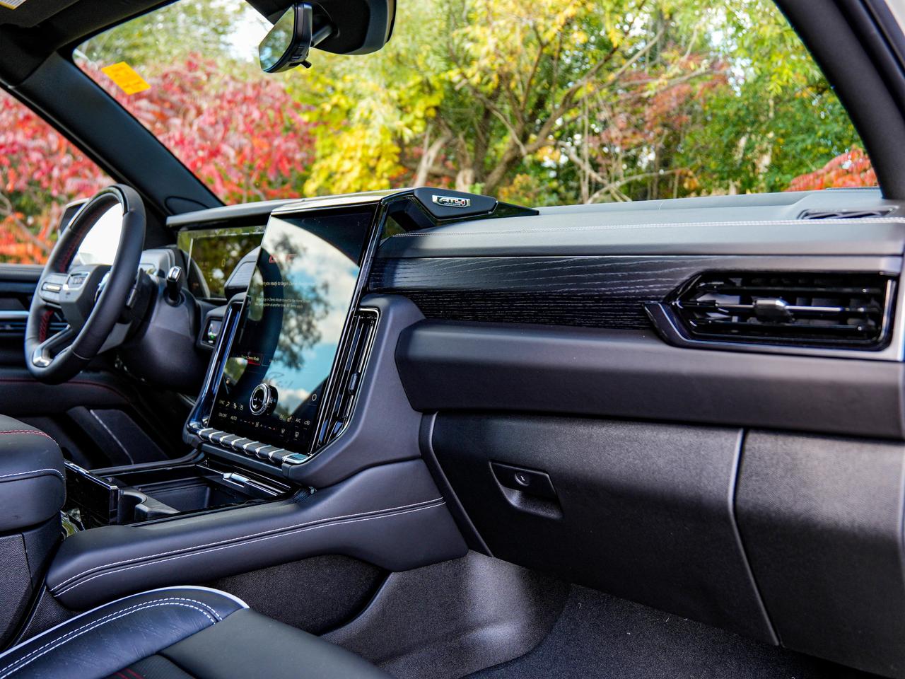 2027 GMC Yukon XL AT4 Ultimate Photo