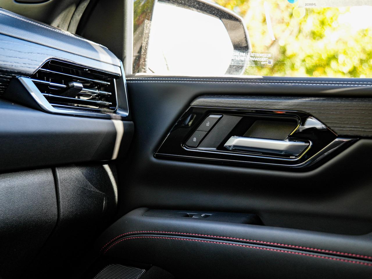 2027 GMC Yukon XL AT4 Ultimate Photo
