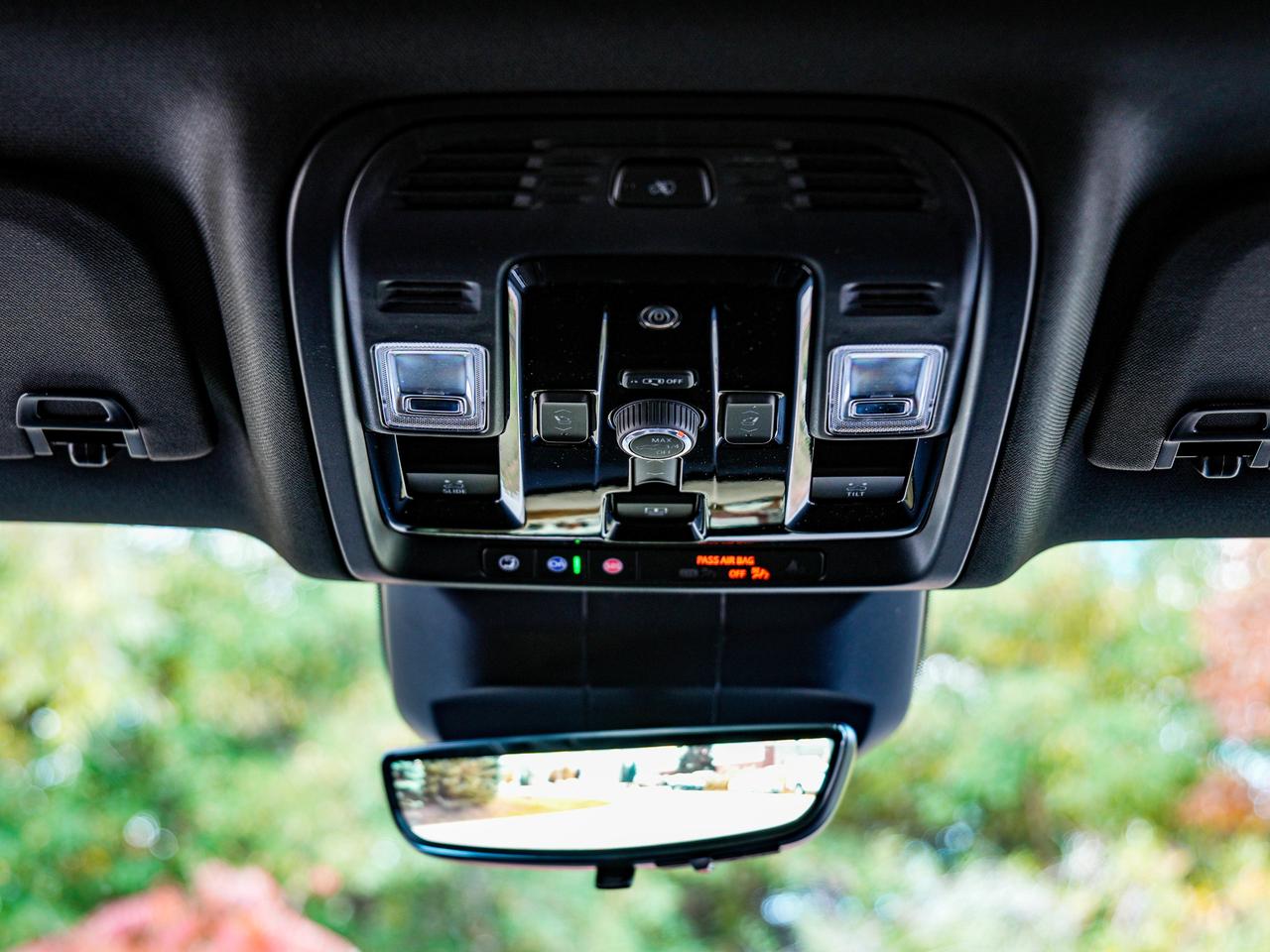 2027 GMC Yukon XL AT4 Ultimate Photo