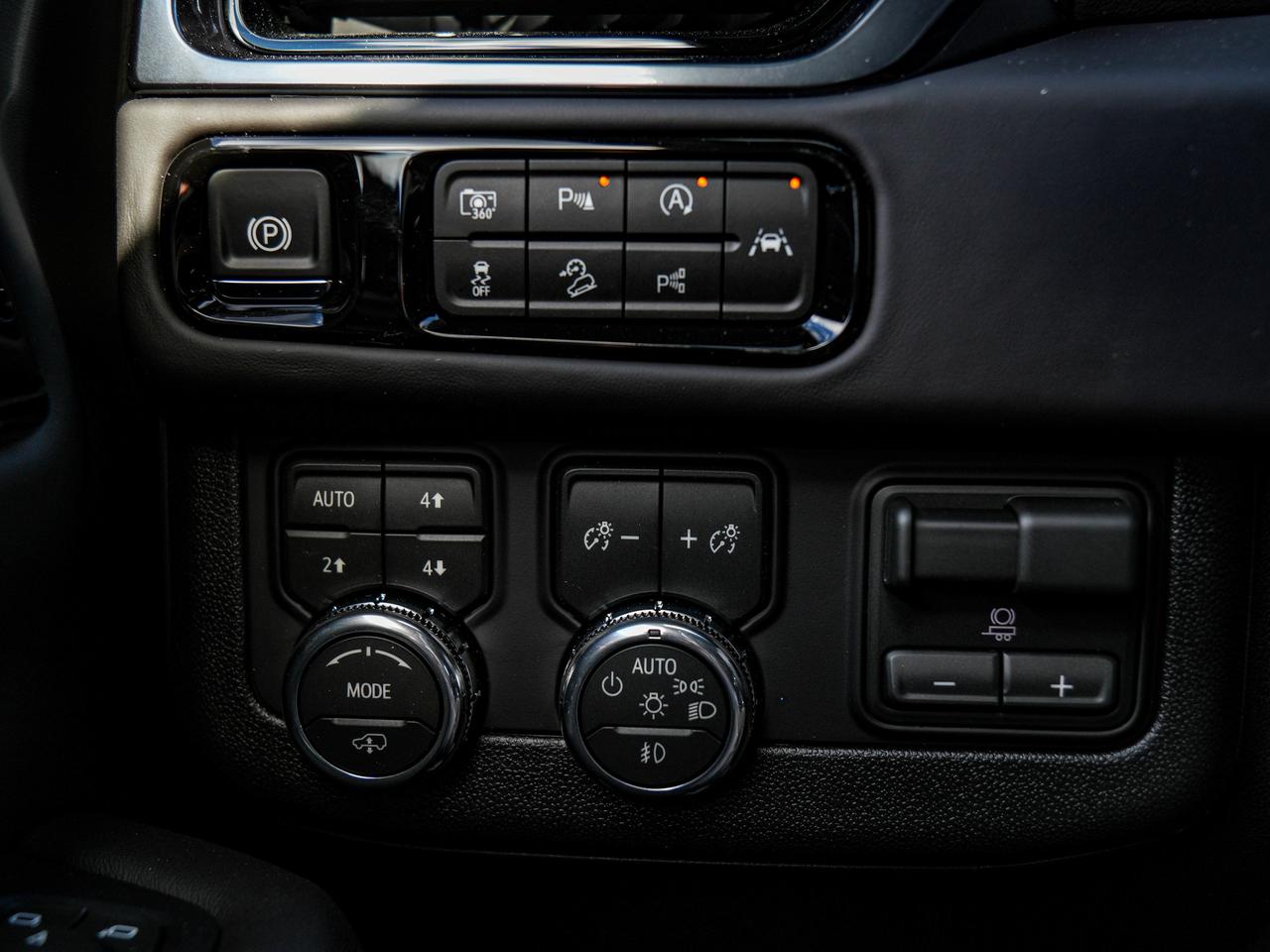 2027 GMC Yukon XL AT4 Ultimate Photo