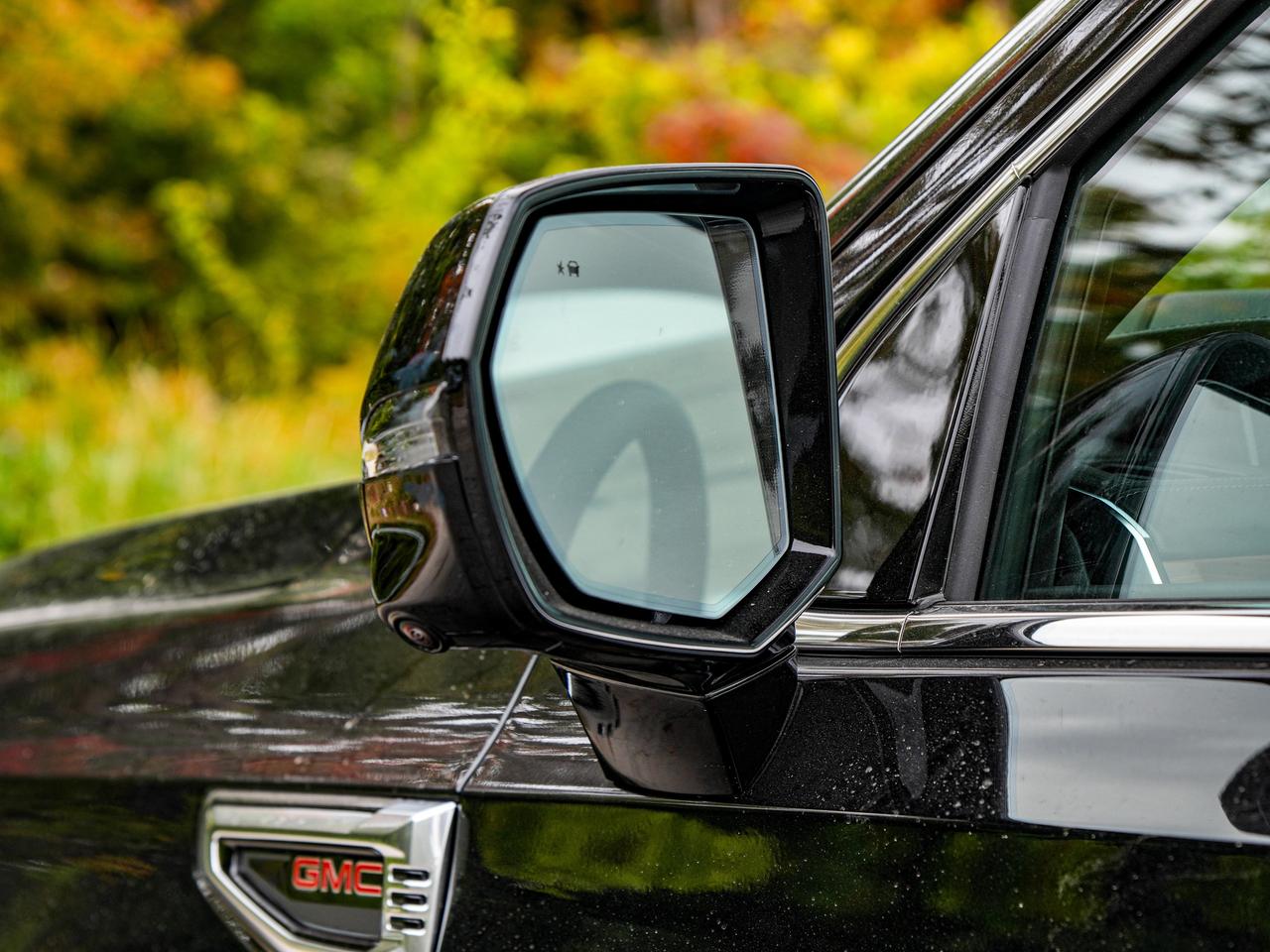 2027 GMC Yukon XL Denali Photo