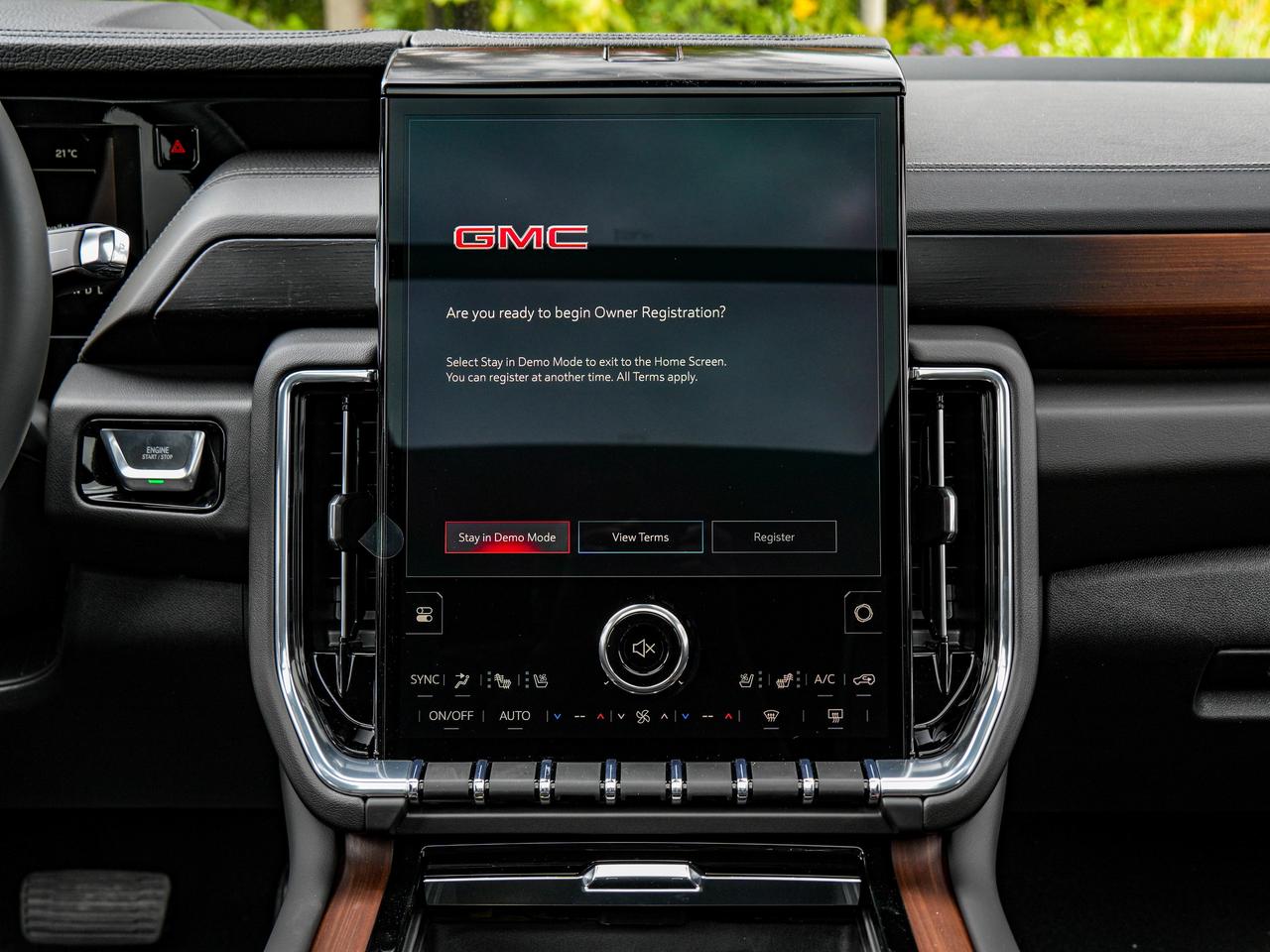 2027 GMC Yukon XL Denali Photo