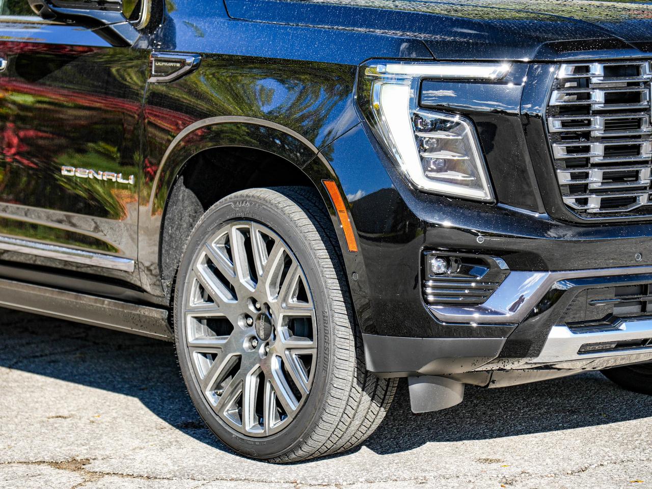 2027 GMC Yukon Denali Ultimate Photo