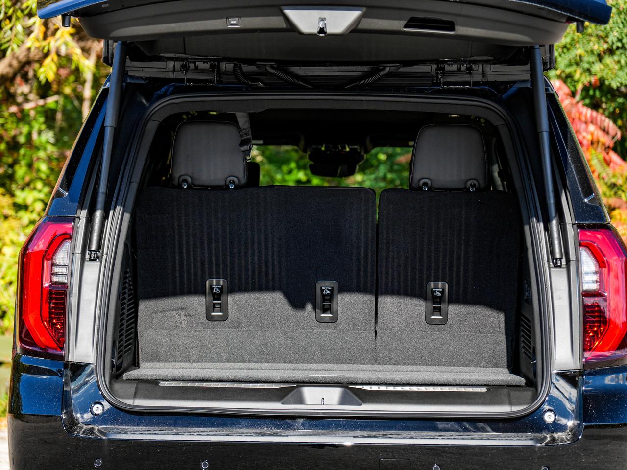 2027 GMC Yukon Denali Ultimate Photo