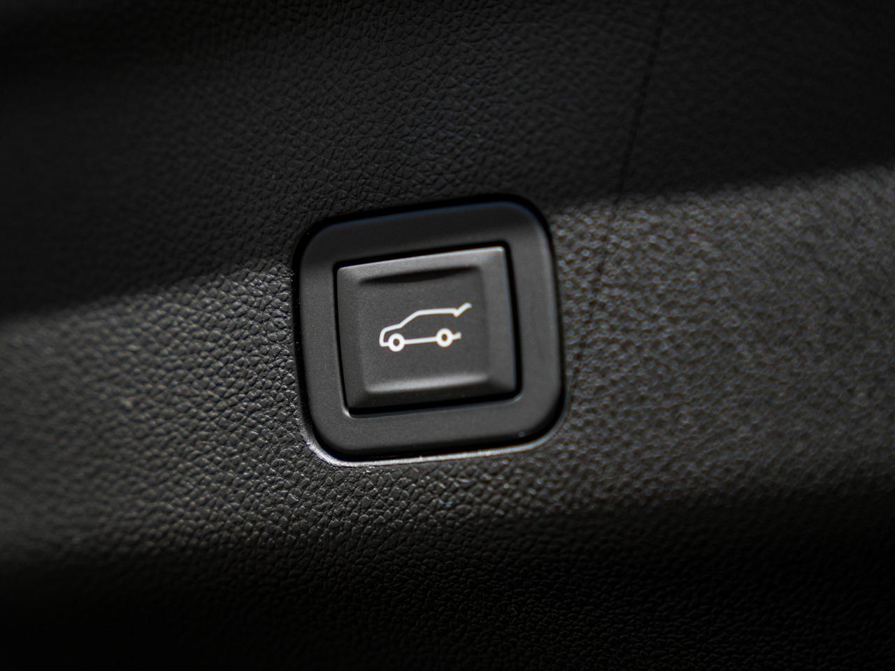 2027 GMC Yukon Denali Ultimate Photo
