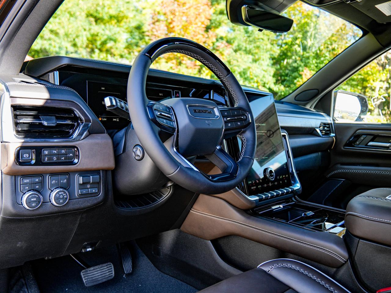 2027 GMC Yukon Denali Ultimate Photo