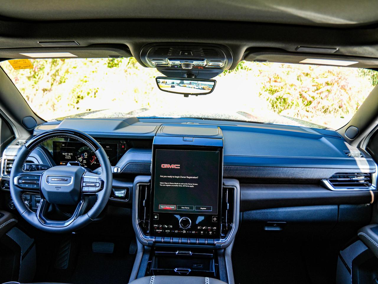 2027 GMC Yukon Denali Ultimate Photo