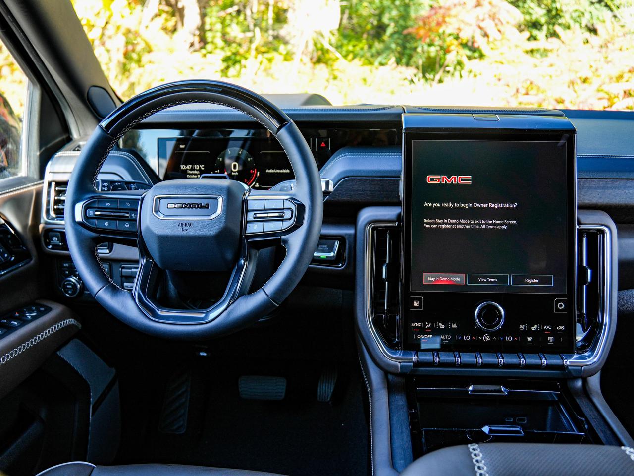 2027 GMC Yukon Denali Ultimate Photo