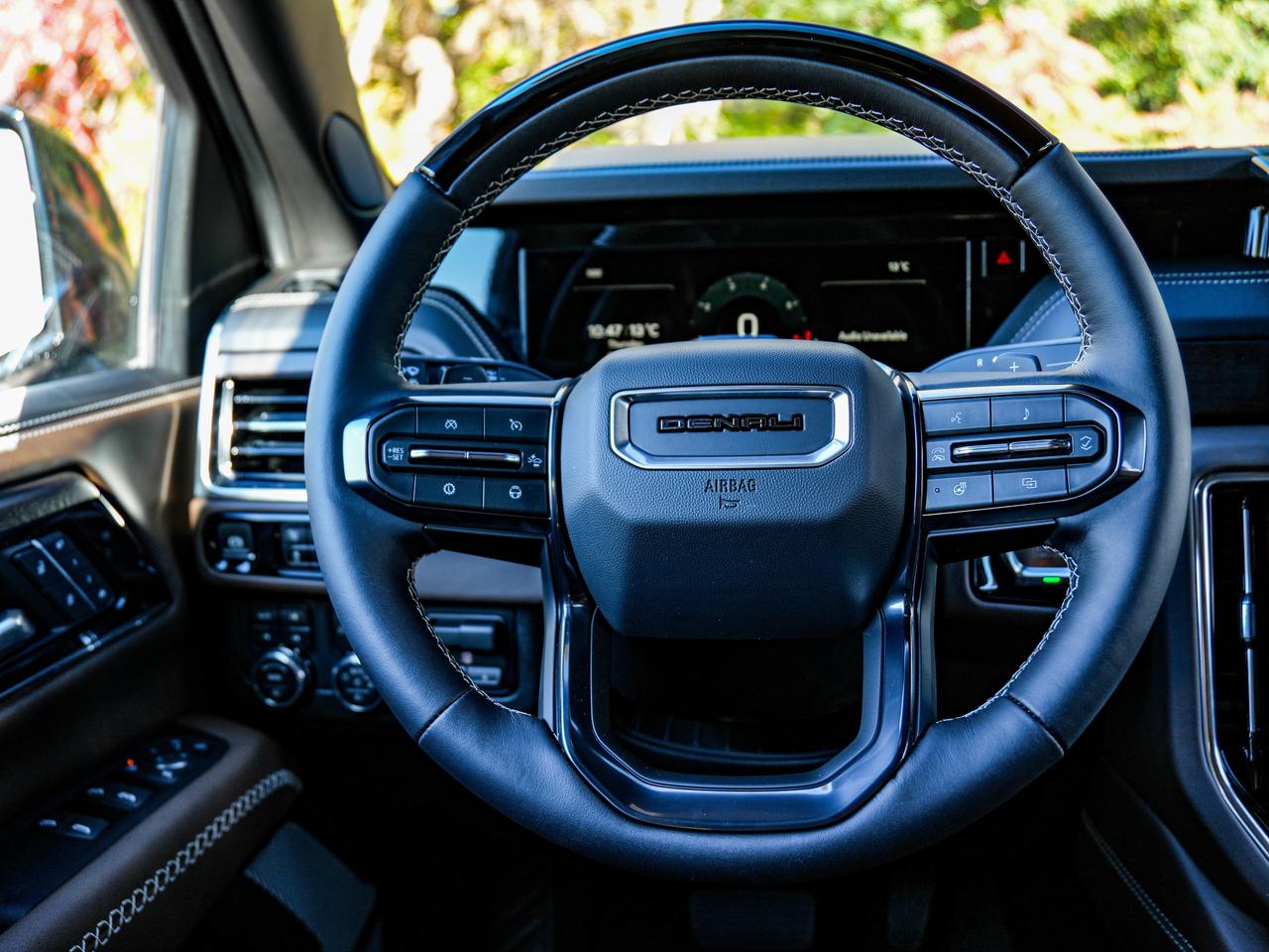 2027 GMC Yukon Denali Ultimate Photo