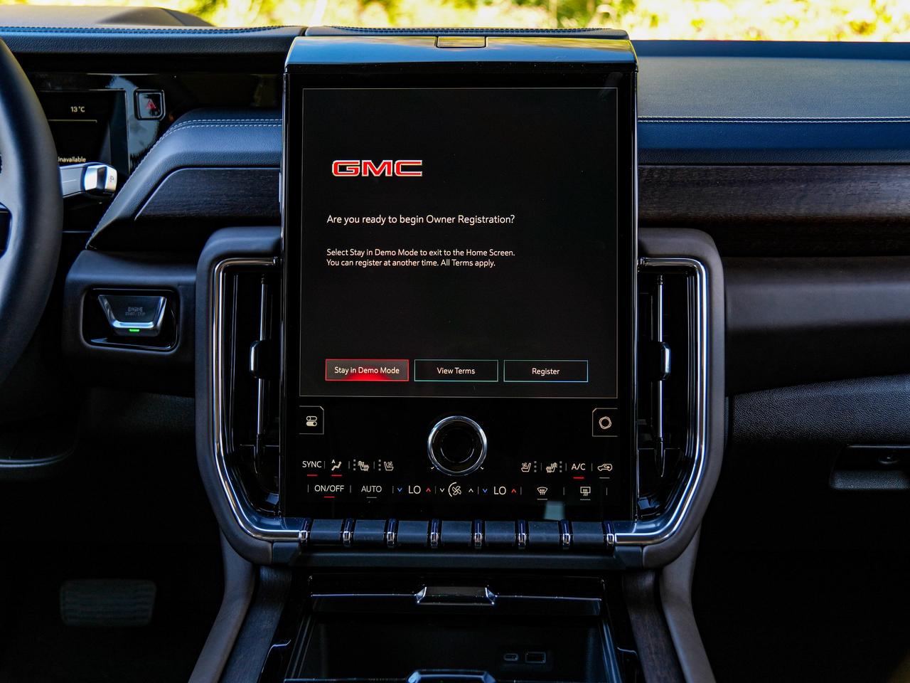 2027 GMC Yukon Denali Ultimate Photo