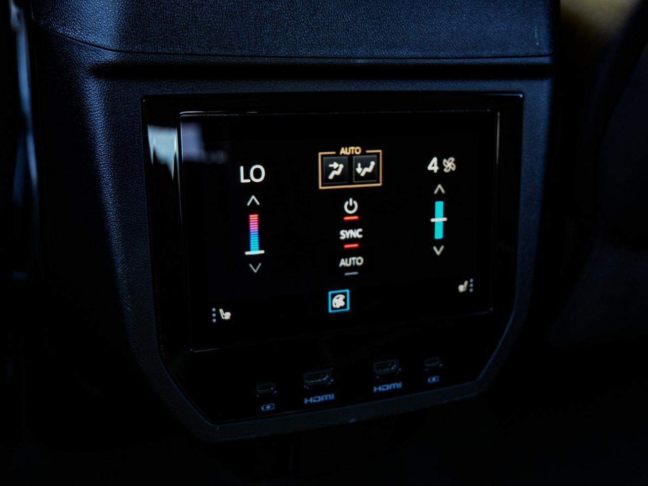 2027 GMC Yukon Denali Ultimate Photo