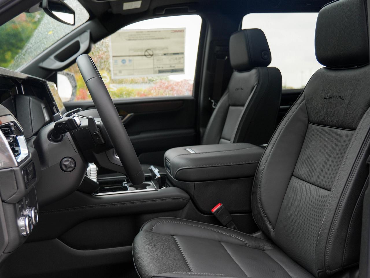 2027 GMC Yukon Denali Photo