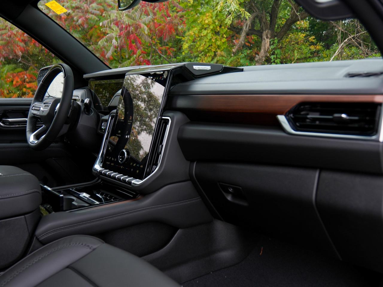 2027 GMC Yukon Denali Photo