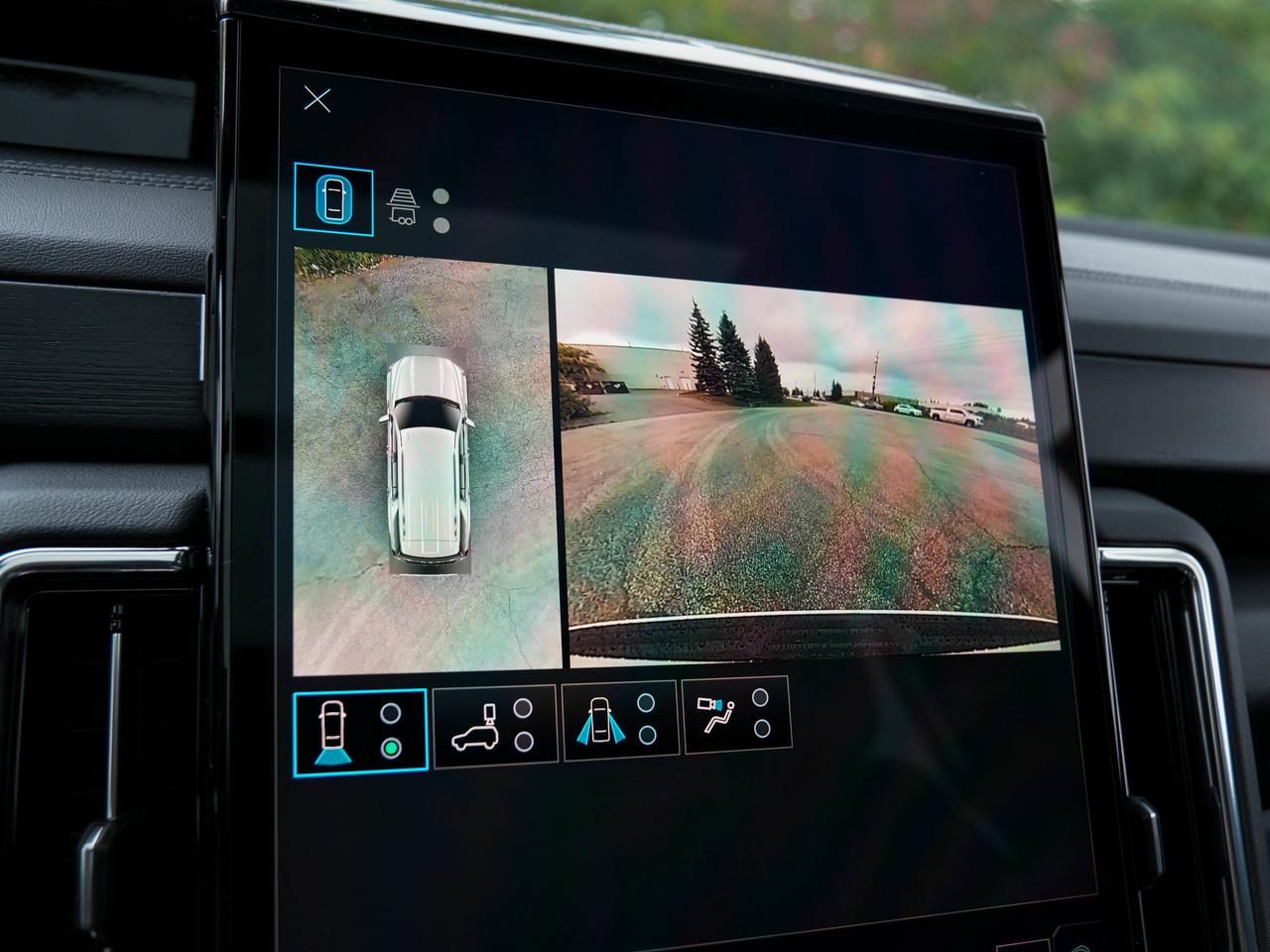 2027 GMC Yukon Denali Photo