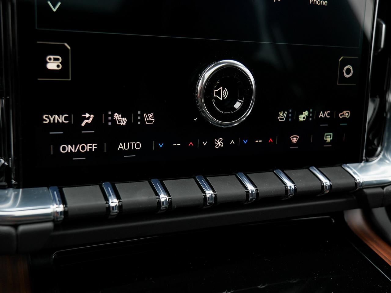 2027 GMC Yukon Denali Photo