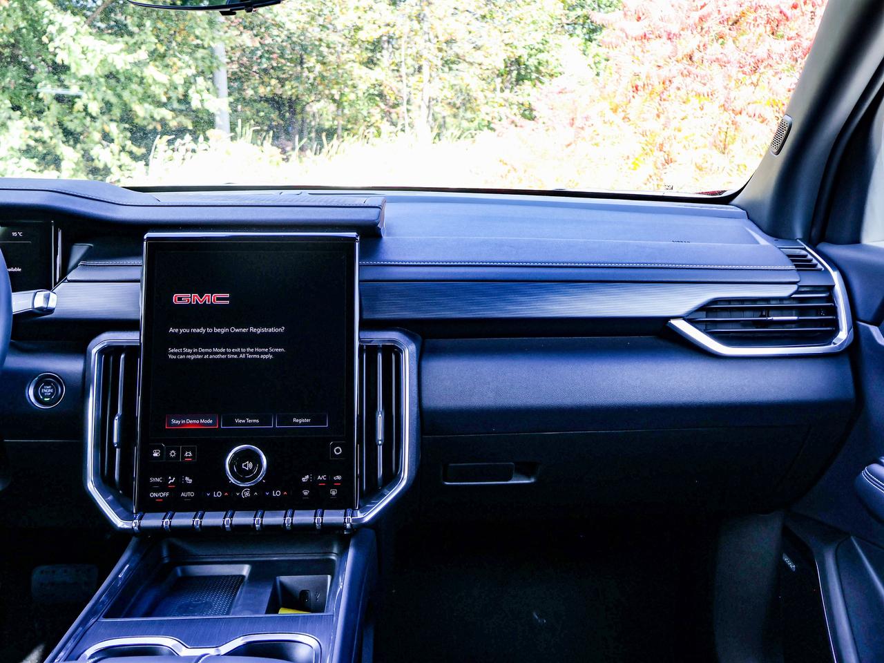 2027 GMC Acadia ELEVATION Photo