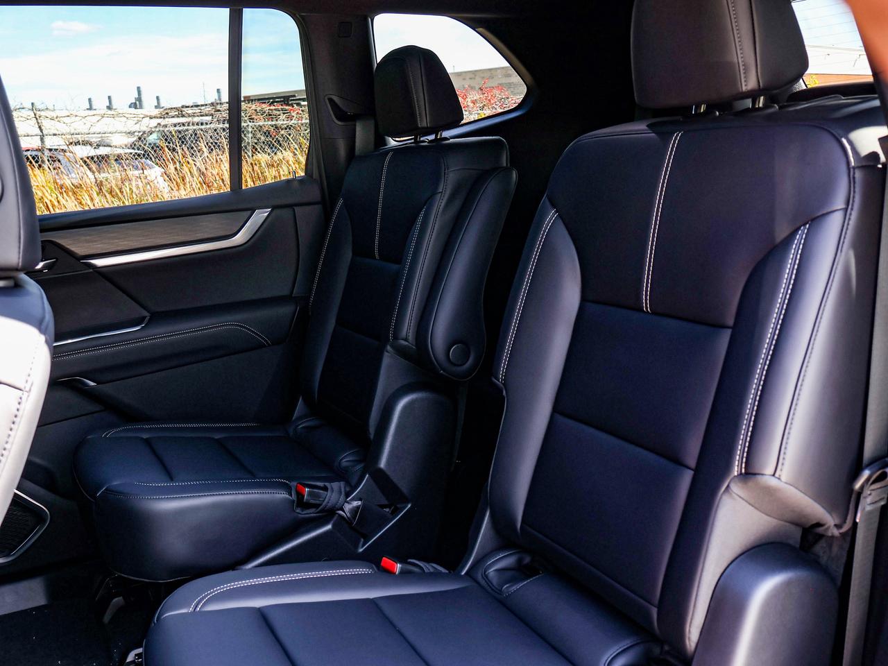 2027 GMC Acadia ELEVATION Photo