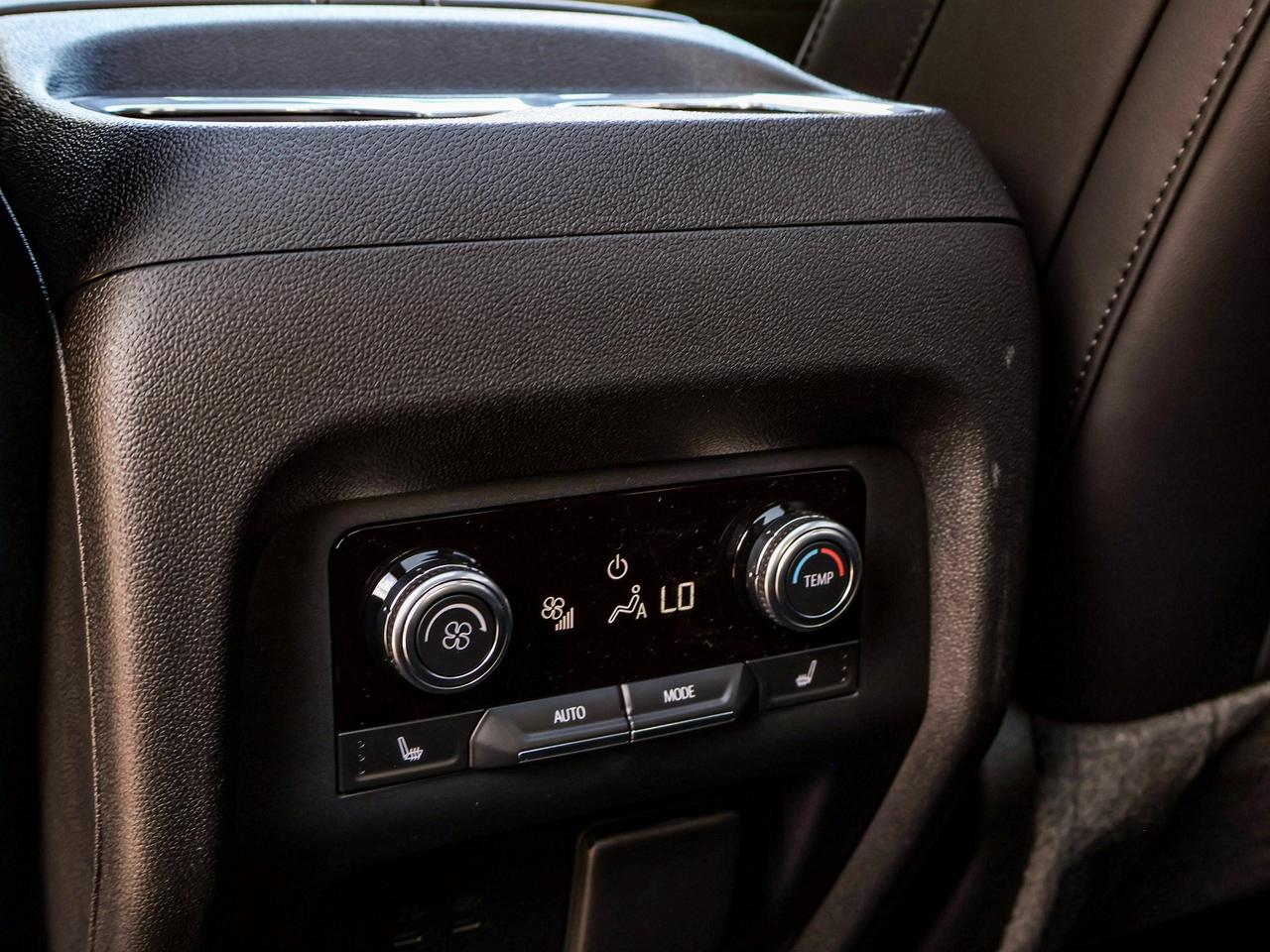 2027 GMC Acadia ELEVATION Photo