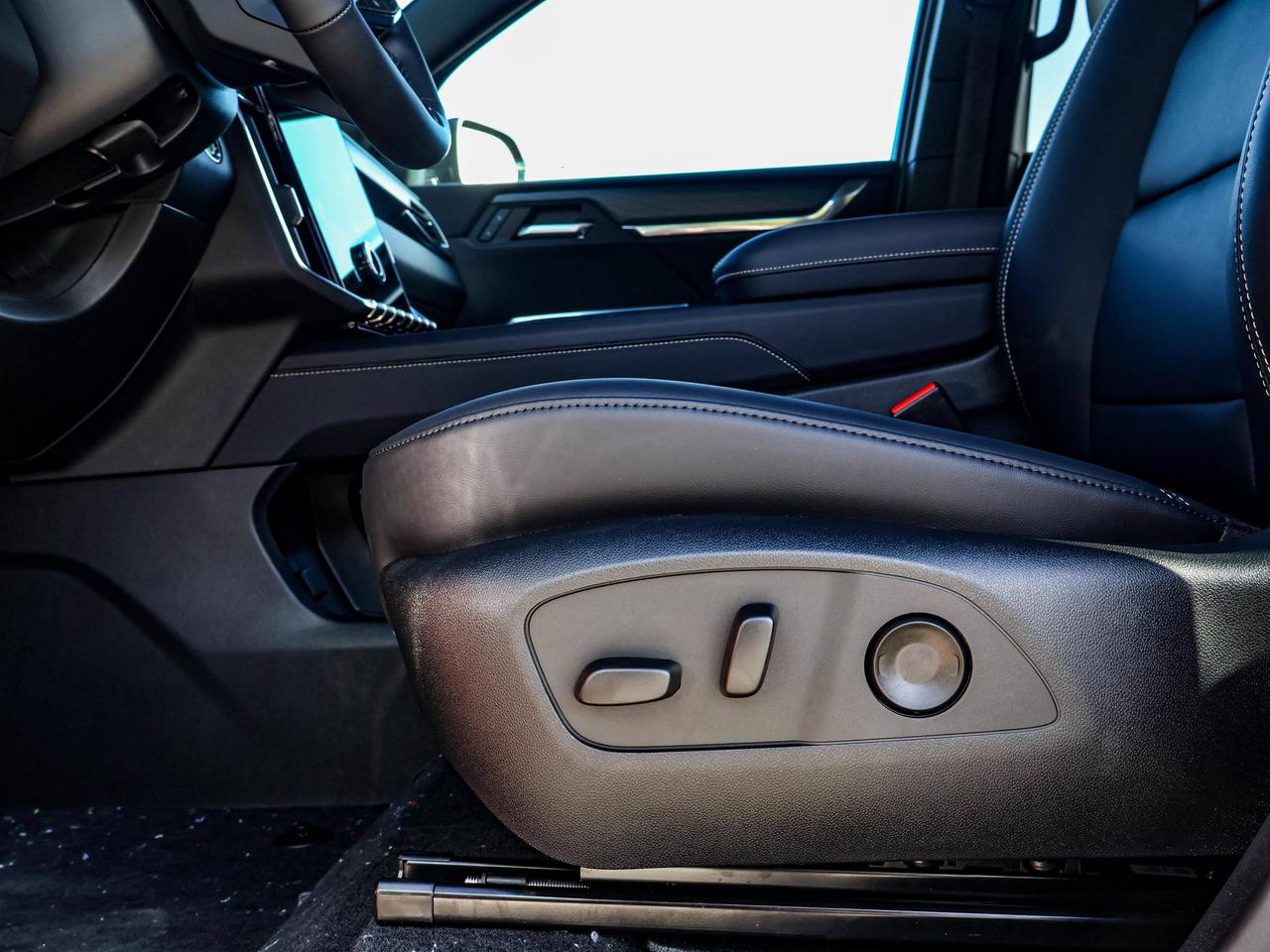 2027 GMC Acadia ELEVATION Photo