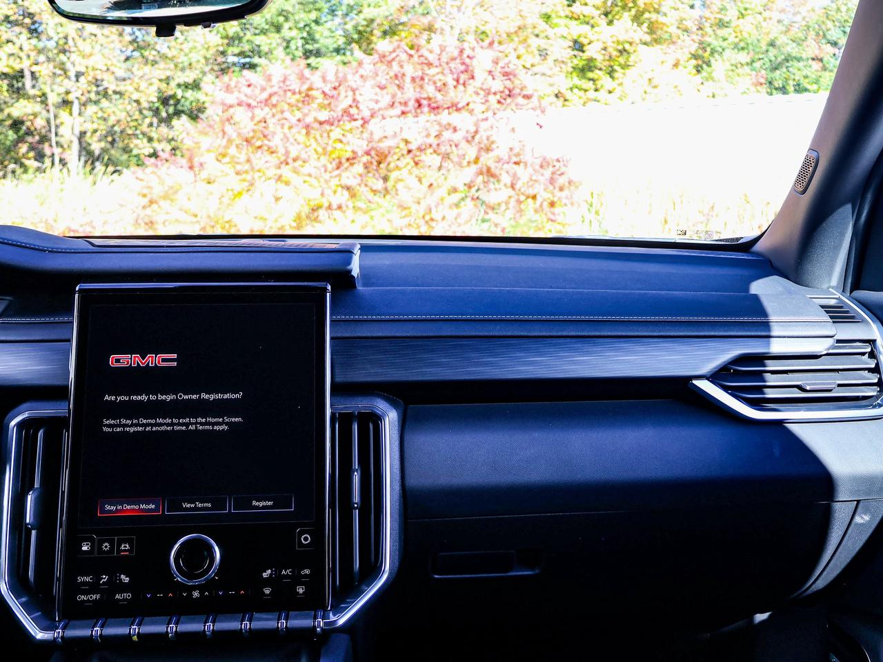 2027 GMC Acadia ELEVATION Photo