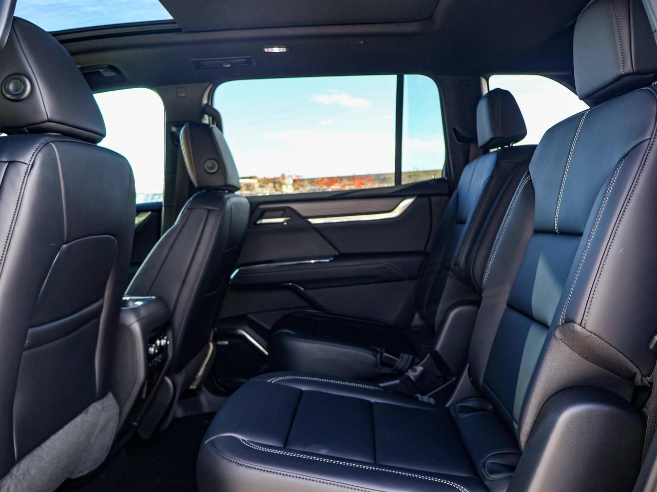2027 GMC Acadia ELEVATION Photo