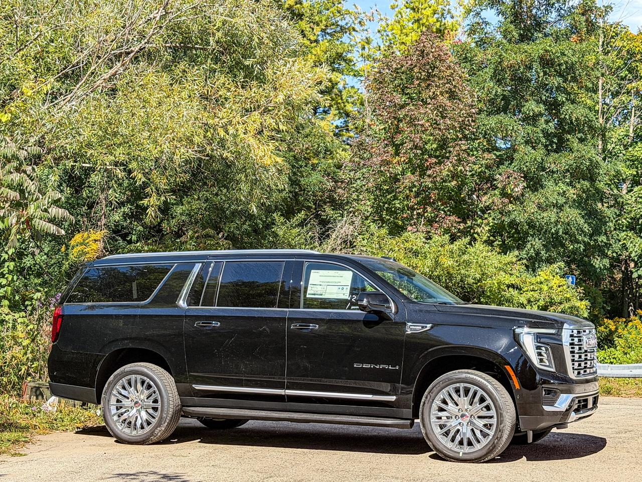 2027 GMC Yukon XL Denali Photo