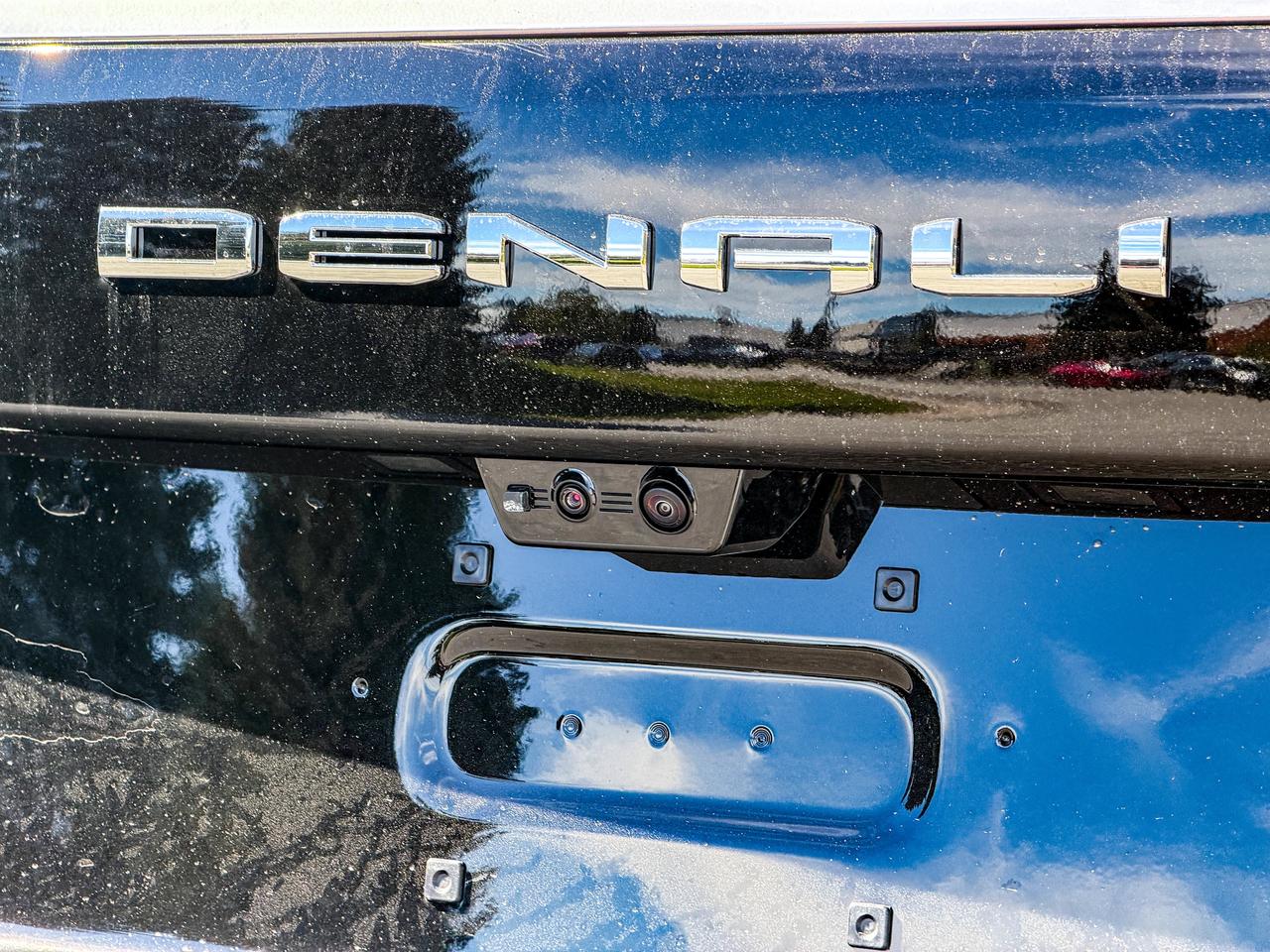 2027 GMC Yukon XL Denali Photo